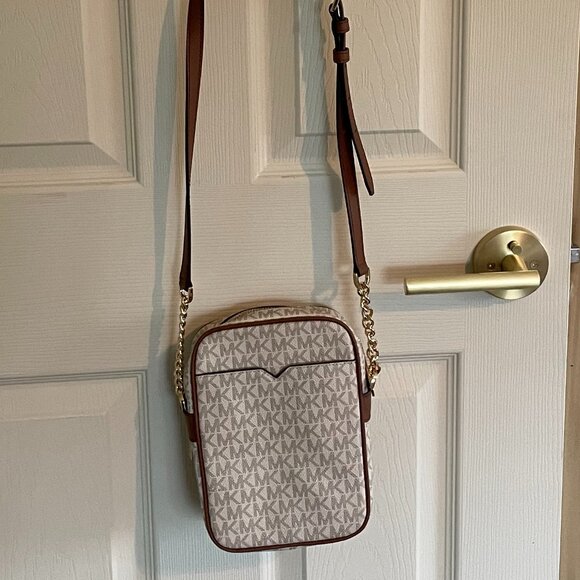 Michael Kors - Jet Set Travel Medium Logo Crossbody Bag - Picture 5 of 6